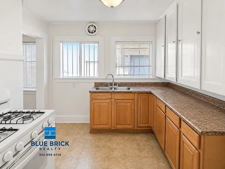 3510 White House Pl #3510 — Photo 2