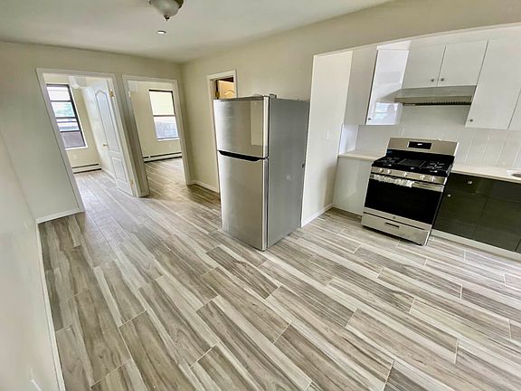 2nd image of 5418 5th Ave #2