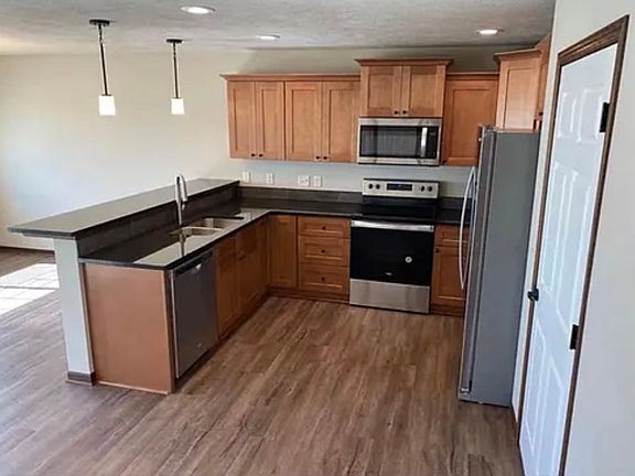 5th image of 6213 Windhaven Dr