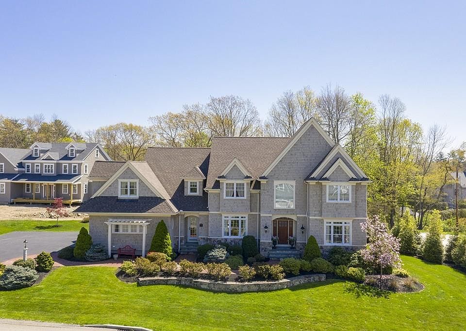 1st image of 15 Heritage Ln