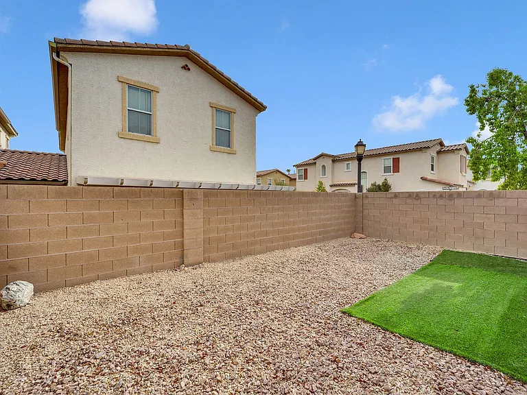 1548 Otero Valley Ct — Photo 25