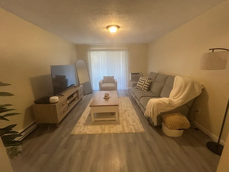 55 Sophia St #1 — Photo 4