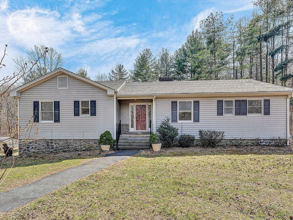 1st image of 380 Countrywood Ln