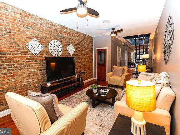 2nd image of 621 S Patterson Park Ave