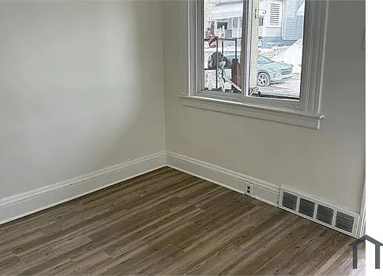 532 Vermont Ave #1/2 — Photo 6