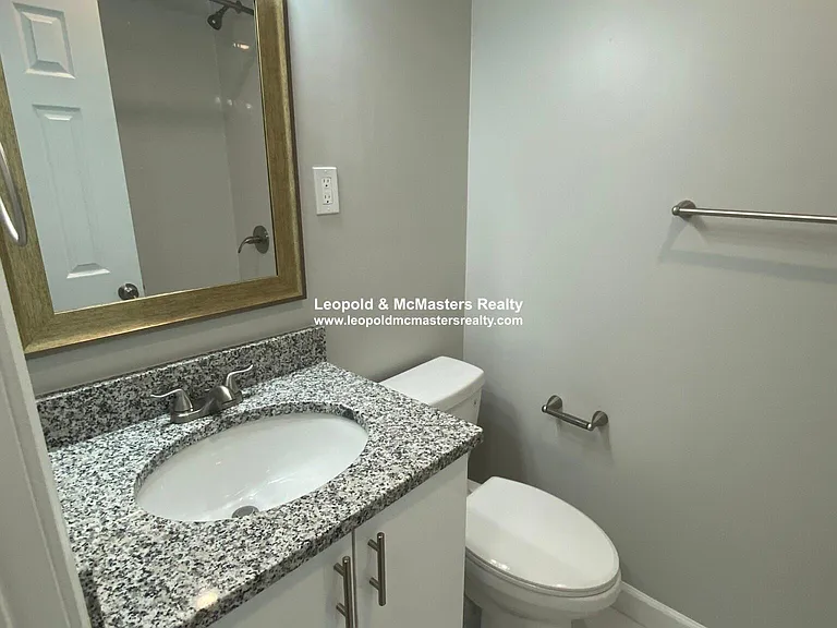 519 Washington St #4 — Photo 9