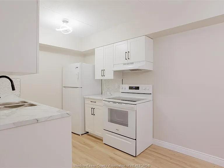 3355 Sandwich St #102 — Photo 9