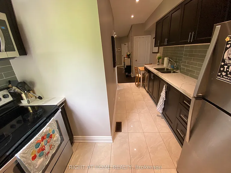 989 Dufferin St #MAIN FLOOR — Photo 4