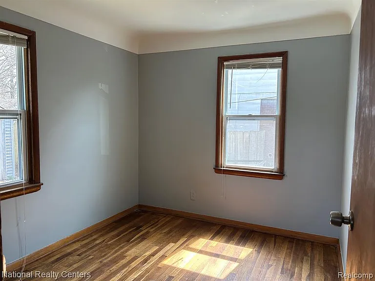27626 Brettonwoods St — Photo 9