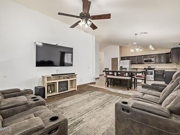 4th image of 1129 E JAHNS Drive