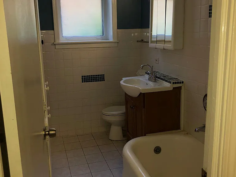 1214 W Jarvis Ave #G — Photo 6