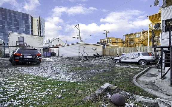 4th image of 2723 W Medill Ave