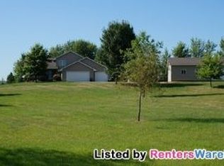 14096 Clearview Dr, Shakopee, MN 55379