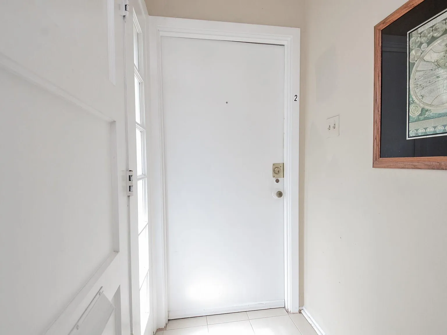 2 bed, 1.0 bath, 1229 sqft, $1,600 — Photo 2