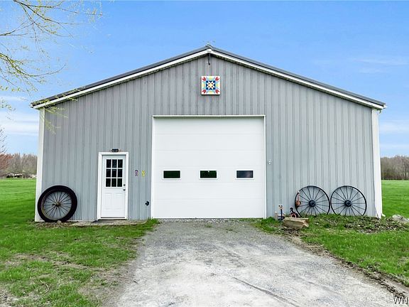 5th image of 8466 Lower Lake Rd