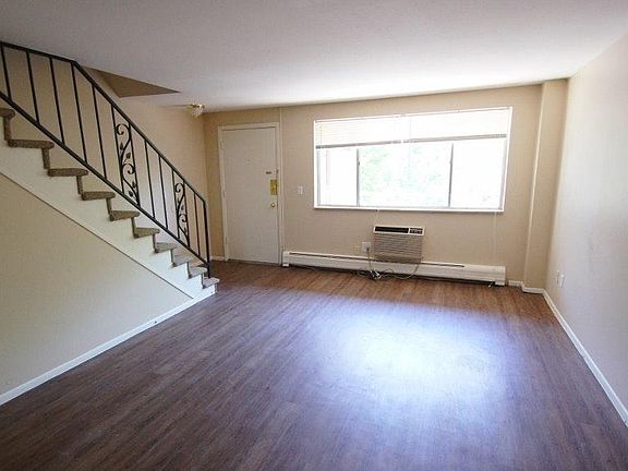 3rd image of 2424 S York St APT 305
