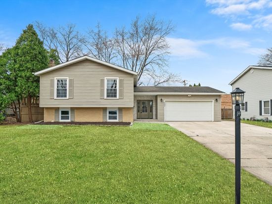 7402 Darien Ln, Darien, IL 60561