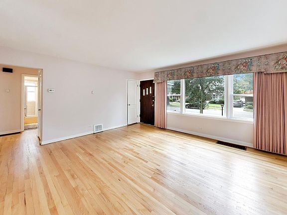 5th image of 5228 Davis St