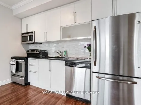 16 Brookers Ln, Toronto, ON