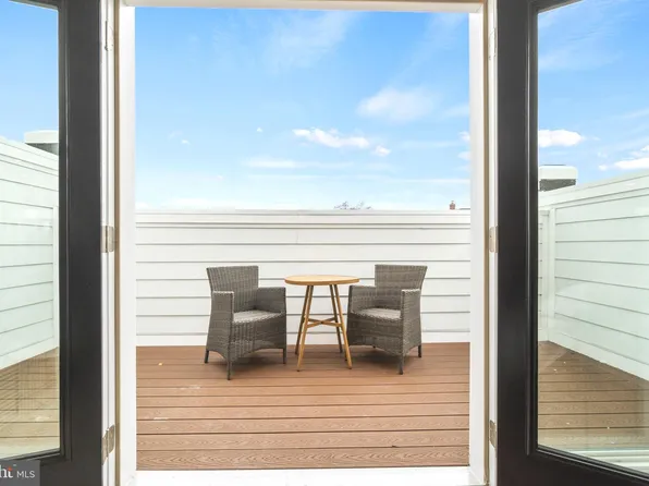 515 Lamont St NW #Penthouse, Washington, DC 20010