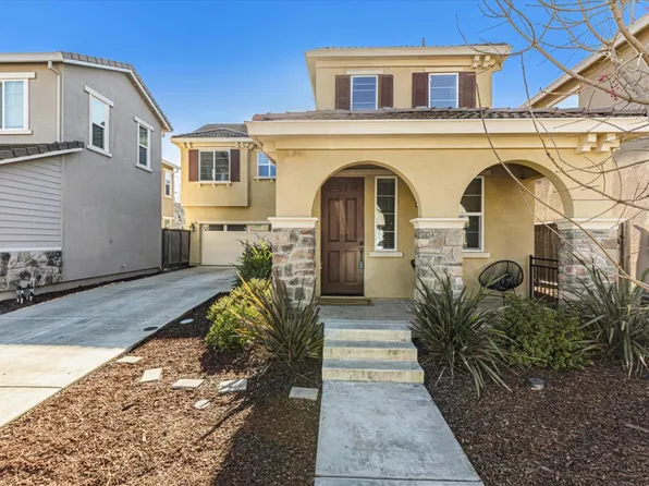 2460 Apple Tree Way, Gilroy, CA 95020