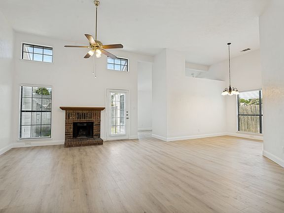 2nd image of 4605 Horizon Dr