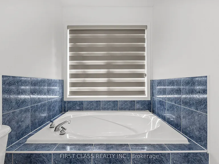 5554 Churchill Meadows Blvd #MAIN — Photo 28
