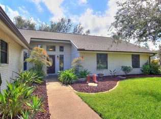 120 S Sierra Woods Dr, Rockport, TX 78382