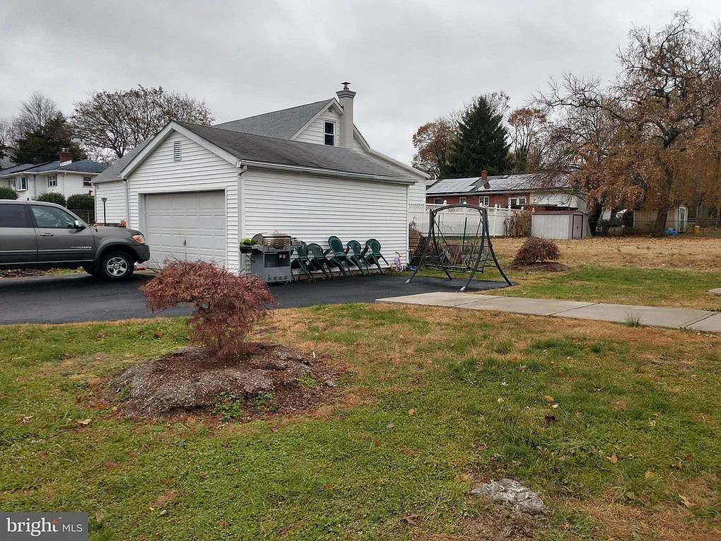 3 bed, 2.5 bath, 1313 sqft, $2,600 — Photo 3