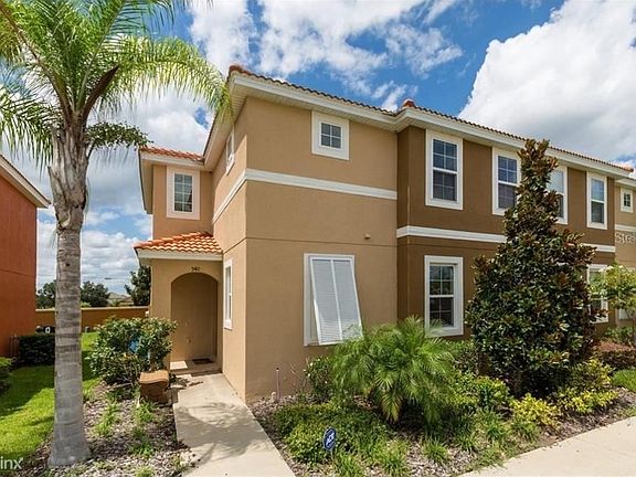 2nd image of 940R Las Fuentes Dr