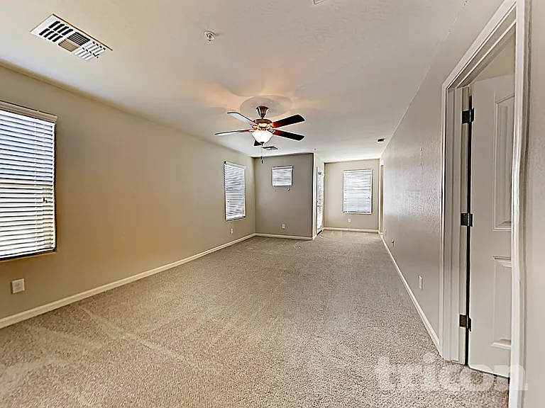 12541 W Hummingbird Ter — Photo 8