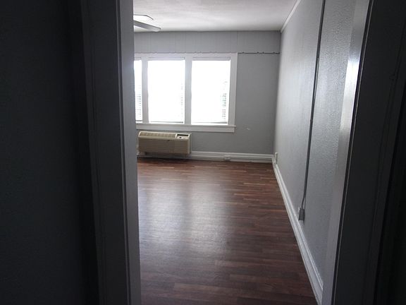 4th image of 216 5th Ave N APT 302