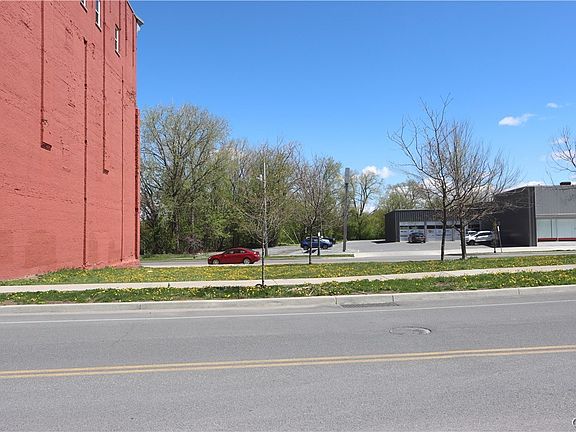 2nd image of 425 Court St Lot 314