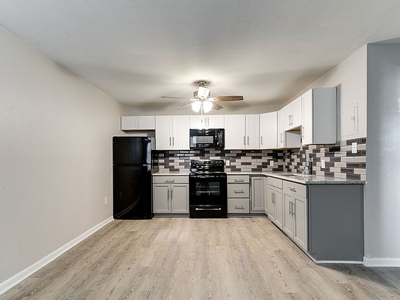 3rd image of 37 Labrook Dr APT 3