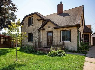 45 W Pine St, Platteville, WI 53818