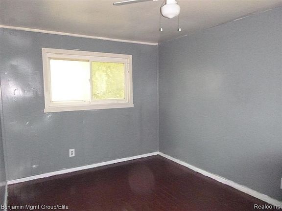 5th image of 31521 Alpena Ct