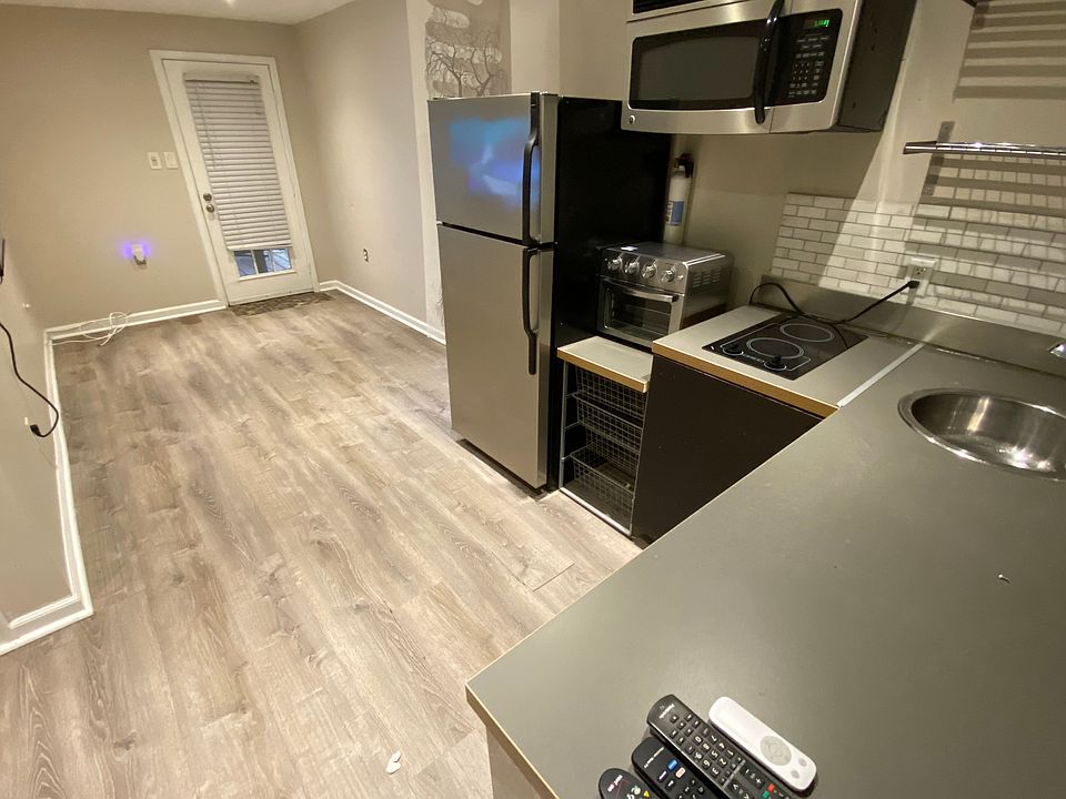 Kitchenette facing the front door