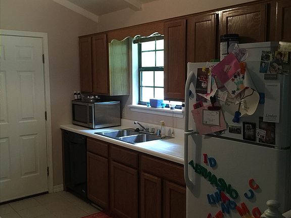 4th image of 200 Candlewick Dr
