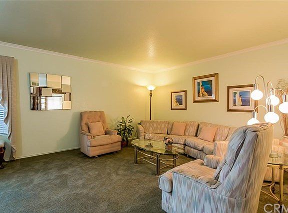 Relax with your guests in the living room