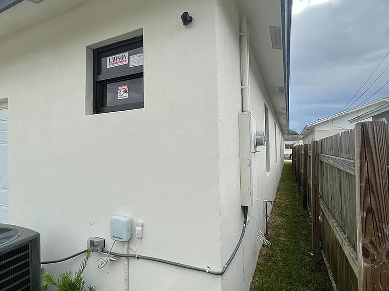 227 N E St — Photo 27