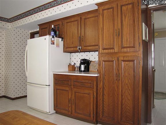 4th image of 456 Lynden Dr