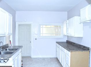 90 E State St, Camden, NJ 08105