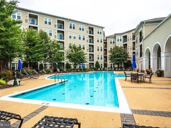 2301 25th St S APT 306, Arlington, VA 22206