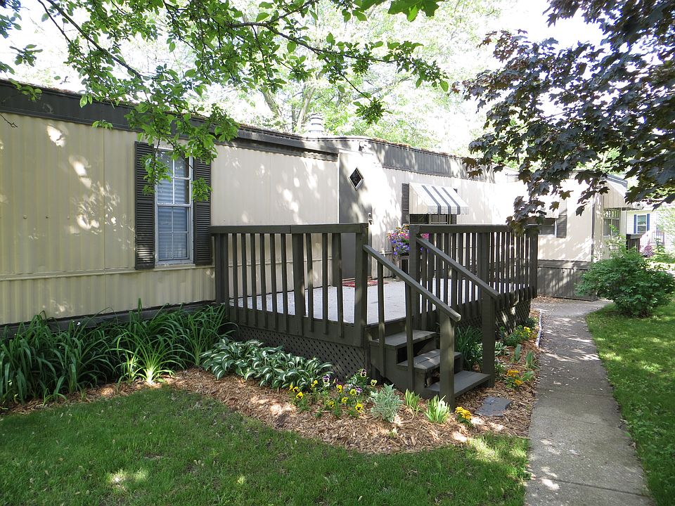 Front of Home w/ large deck
