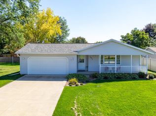 1417 Cooke Rd, Neenah, WI 54956