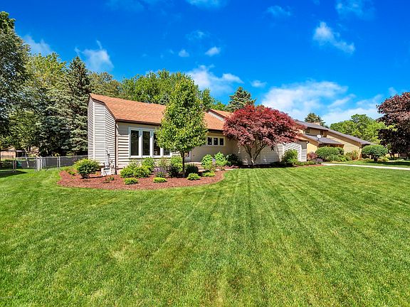 1254-Starboard-Drive-Okemos-Michigan-win