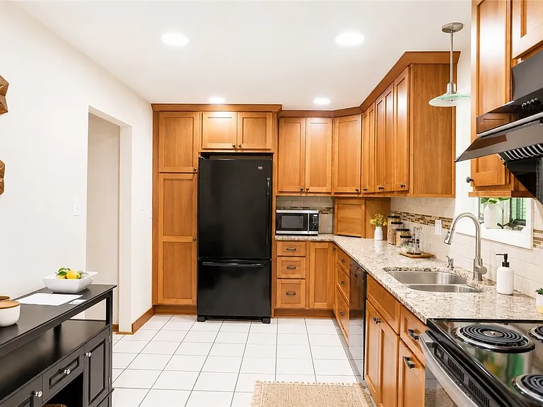 421 Clair Dr — Photo 12