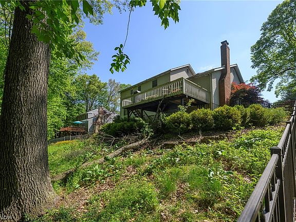 3rd image of 374 Silver Ridge Dr