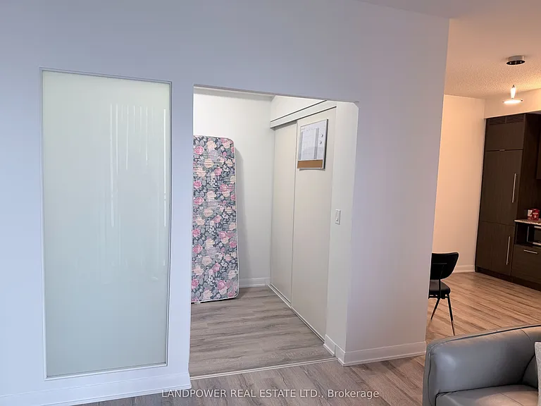 435 Richmond St W #814 — Photo 6