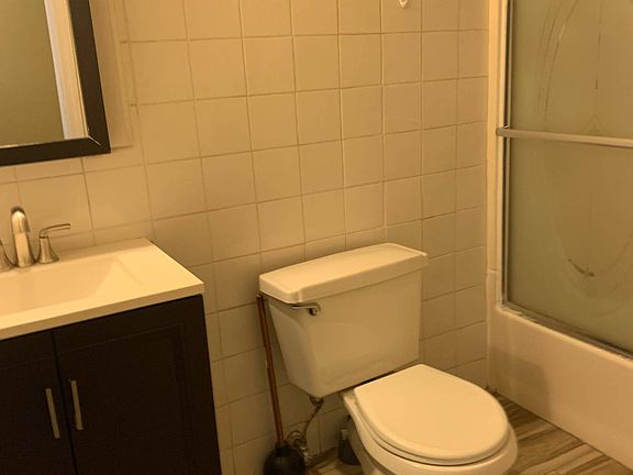 4th image of 297 Norway Ave Floor 1